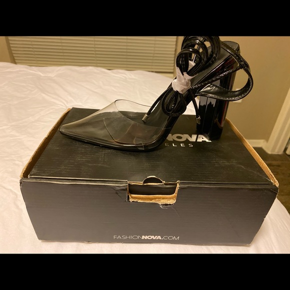 Heels - Picture 5 of 7